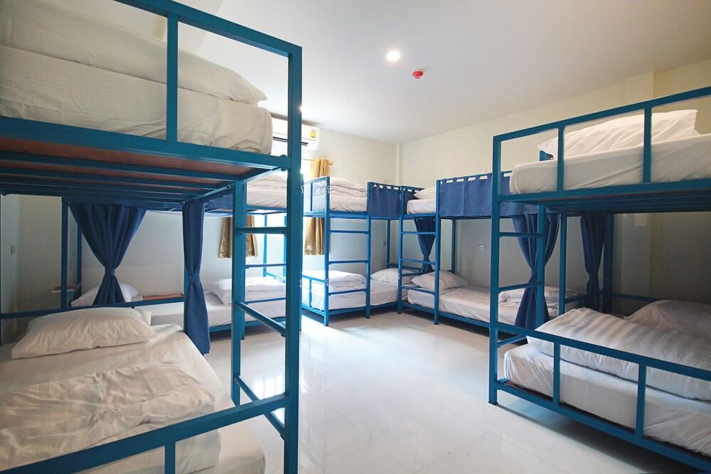 Happy Hostel Pattaya Extérieur photo