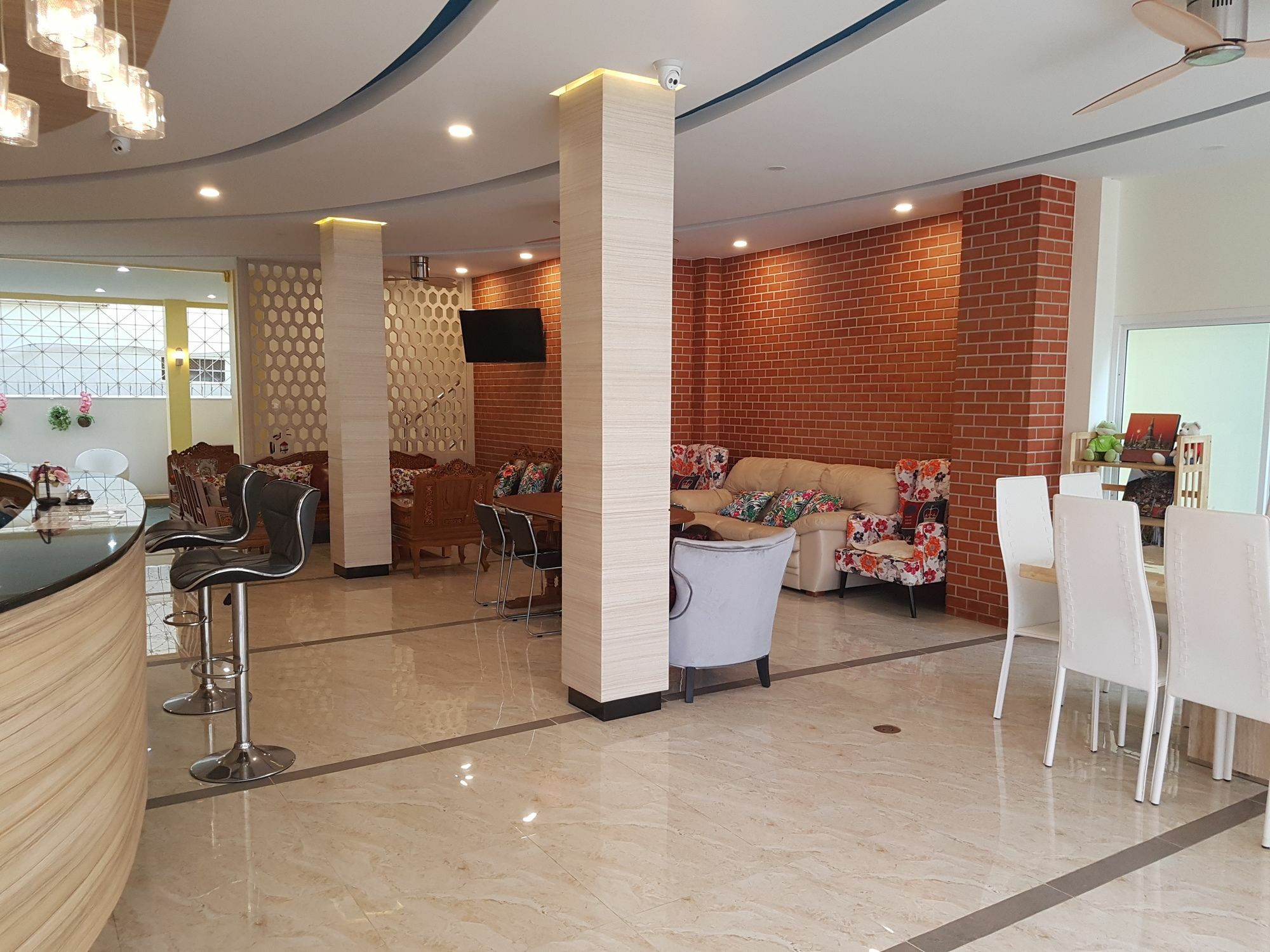 Happy Hostel Pattaya Extérieur photo