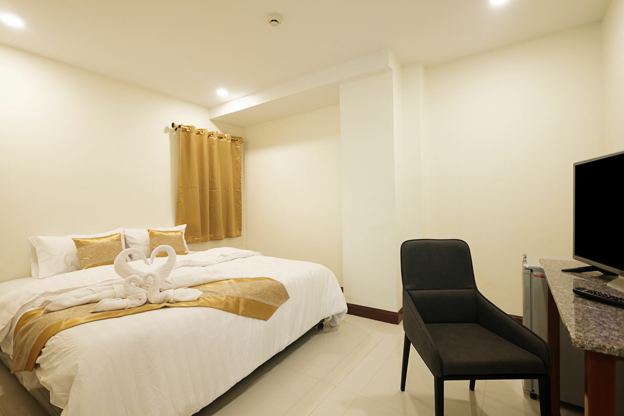 Happy Hostel Pattaya Extérieur photo